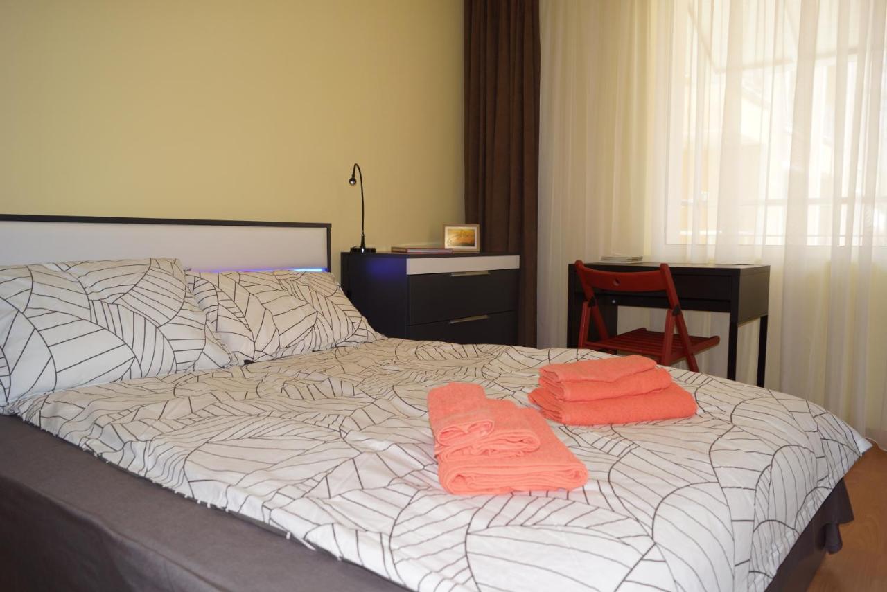 Spacious 2Bdr - Free Parking - Walk Everywhere - 300 Mbps Wifi Варна Экстерьер фото